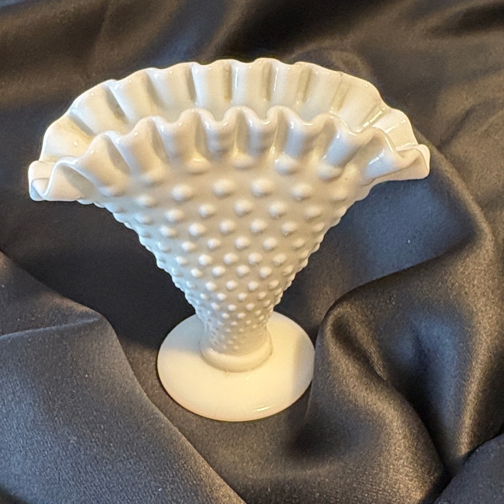 Fenton vintage Hobnail Milk Glass Fan Vase small